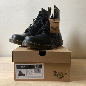 NEW Dr. Martens classic 1460 Boots, Women's 8